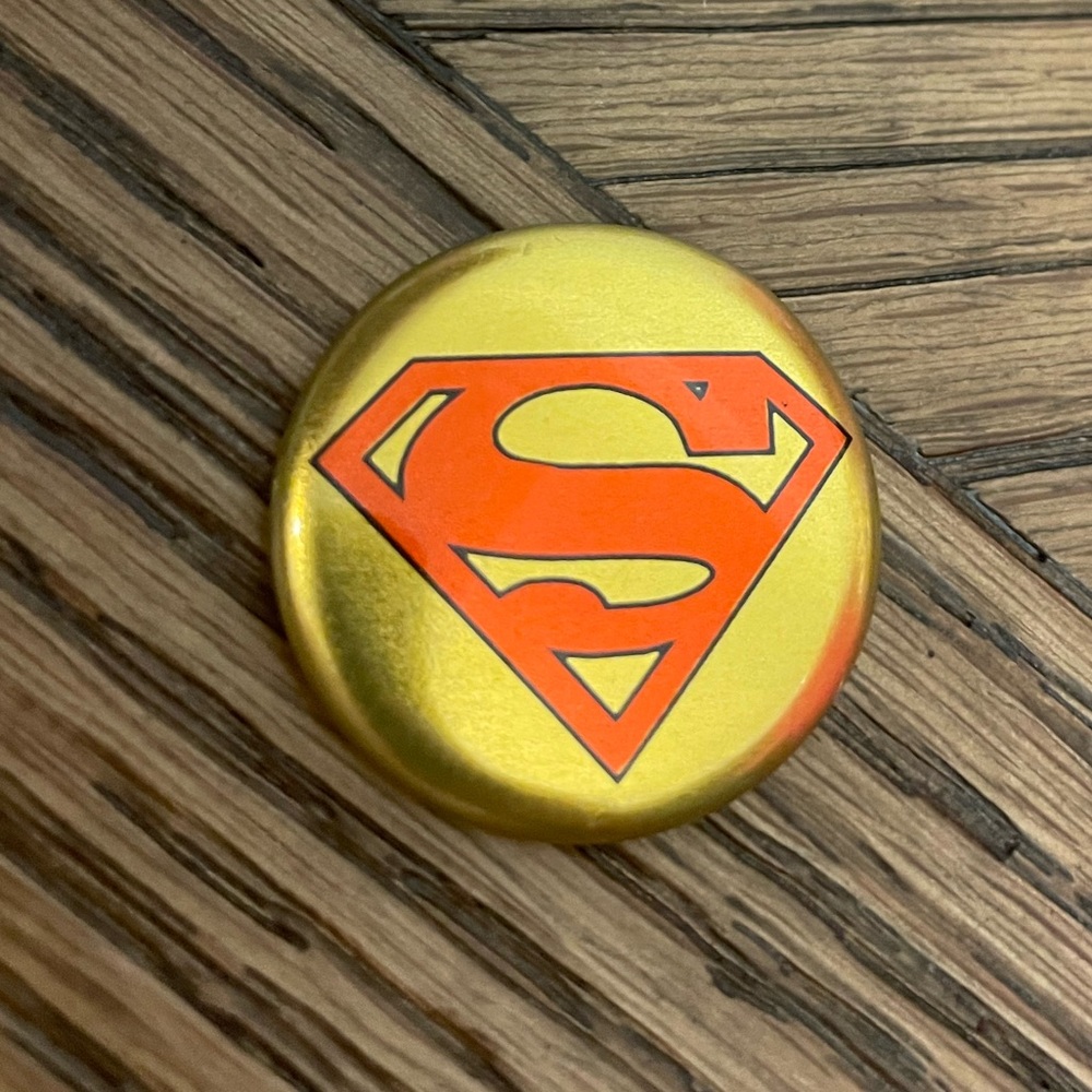 ⭐️Superman pin